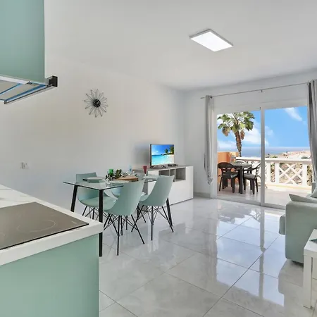 Luxury Romantic Ocean View אדחה
