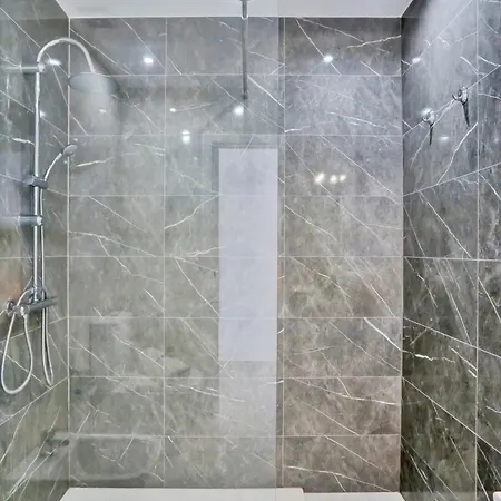 Luxury Romantic Ocean View דירה
