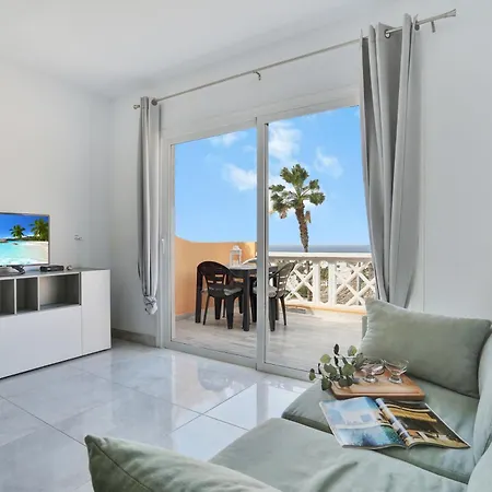 Luxury Romantic Ocean View Διαμέρισμα *