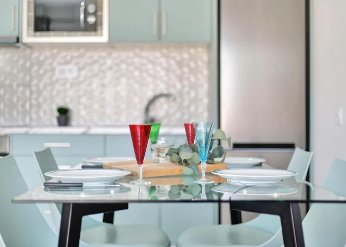 Luxury Romantic Ocean View Apartment *
